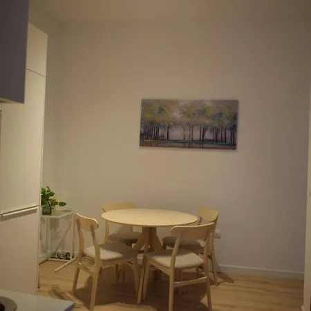 Lira Donkey Apartman *